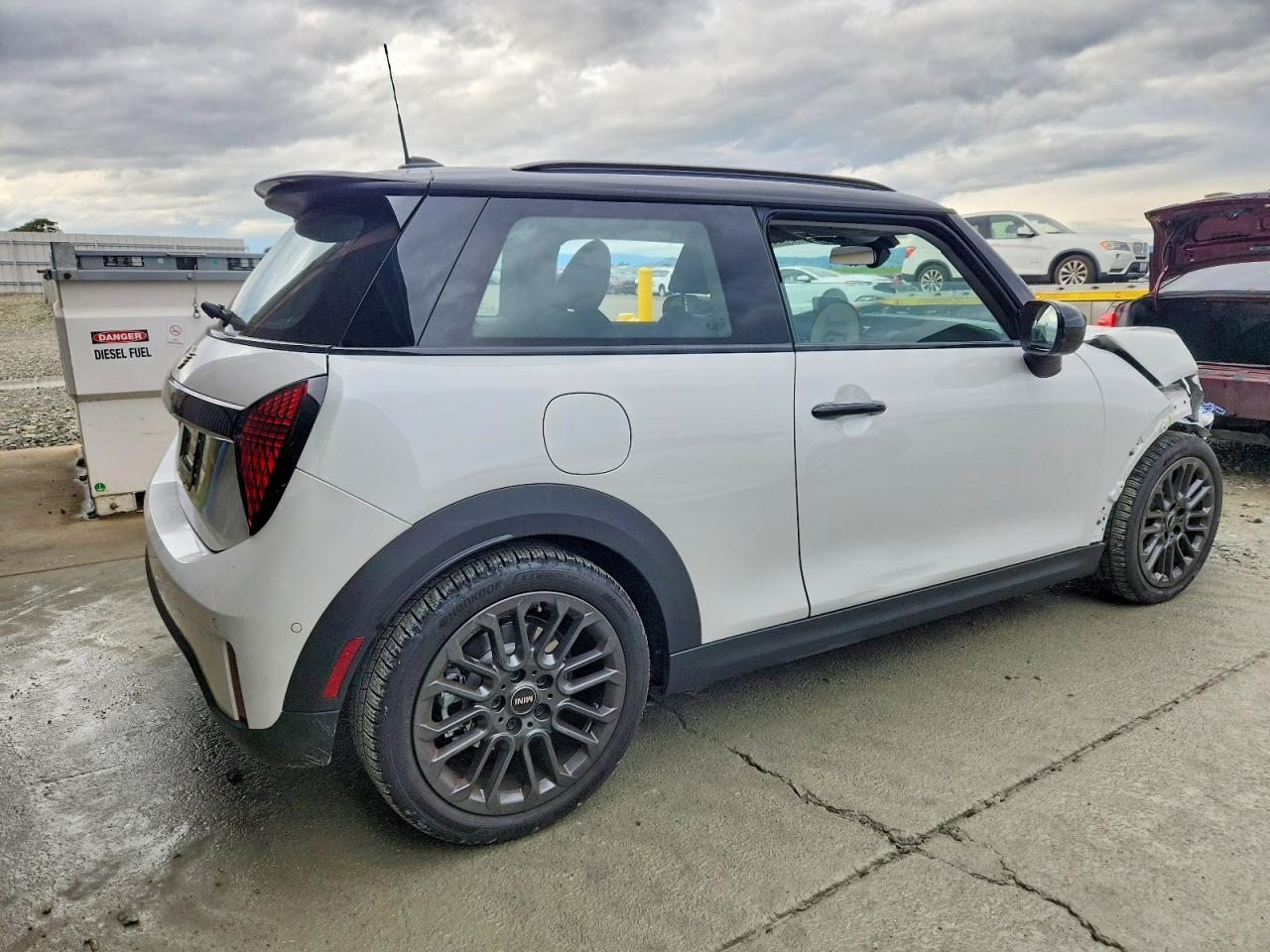 2025 MINI COOPER S photo 3