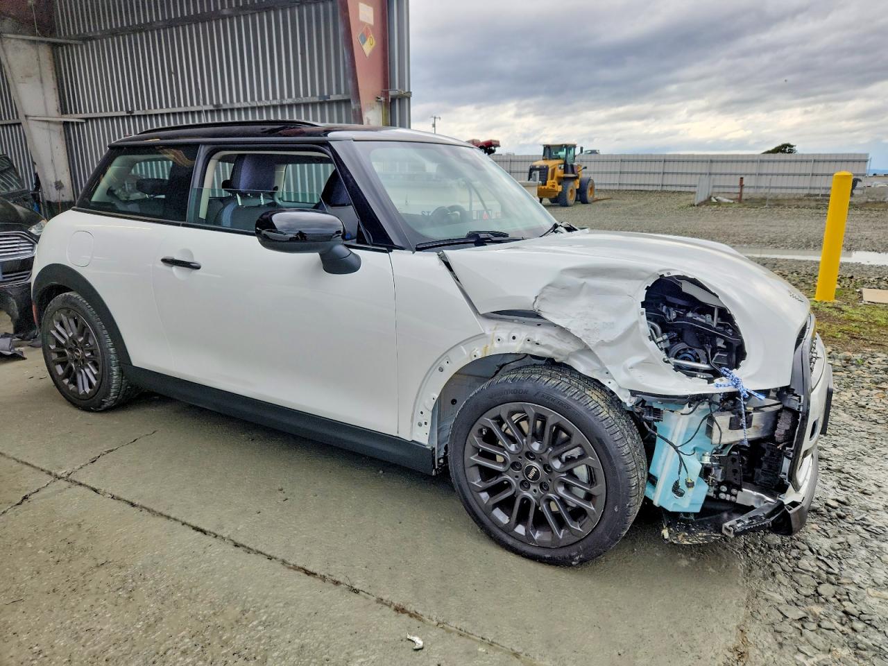 2025 MINI COOPER S photo 4