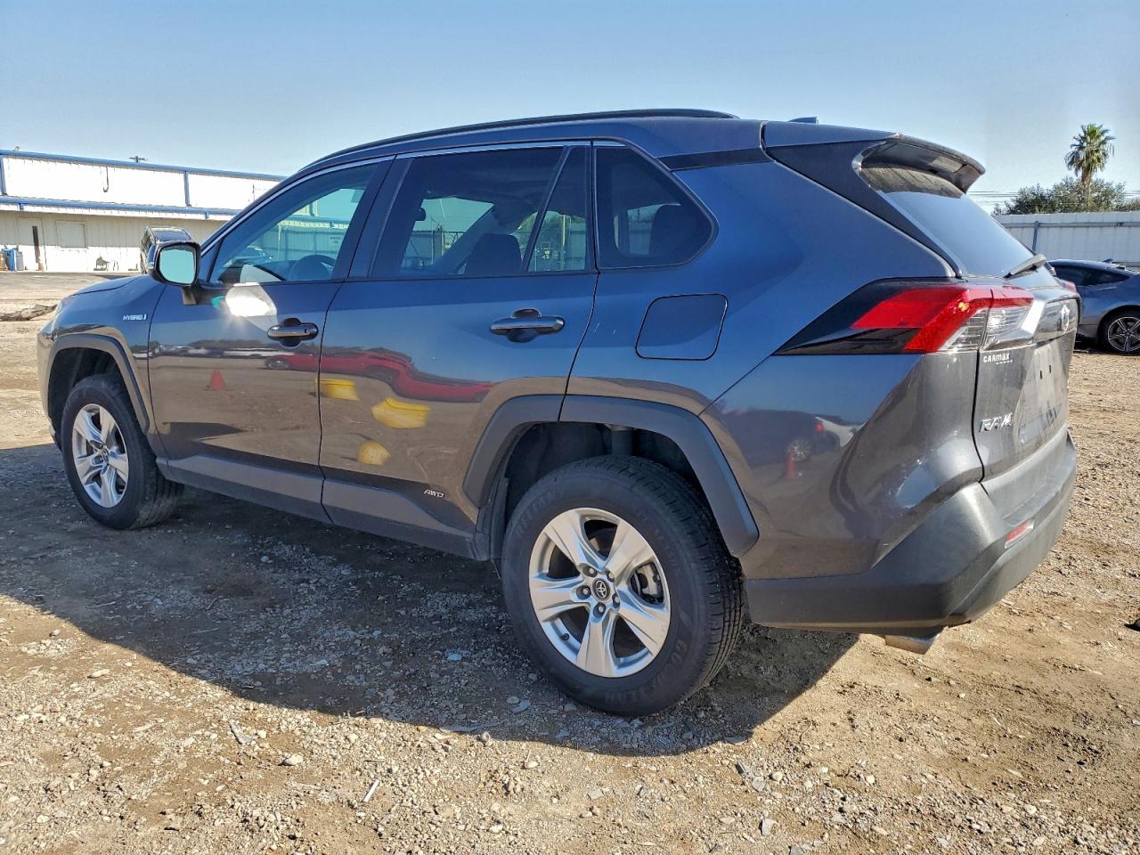 2019 TOYOTA RAV4 XLE photo 2