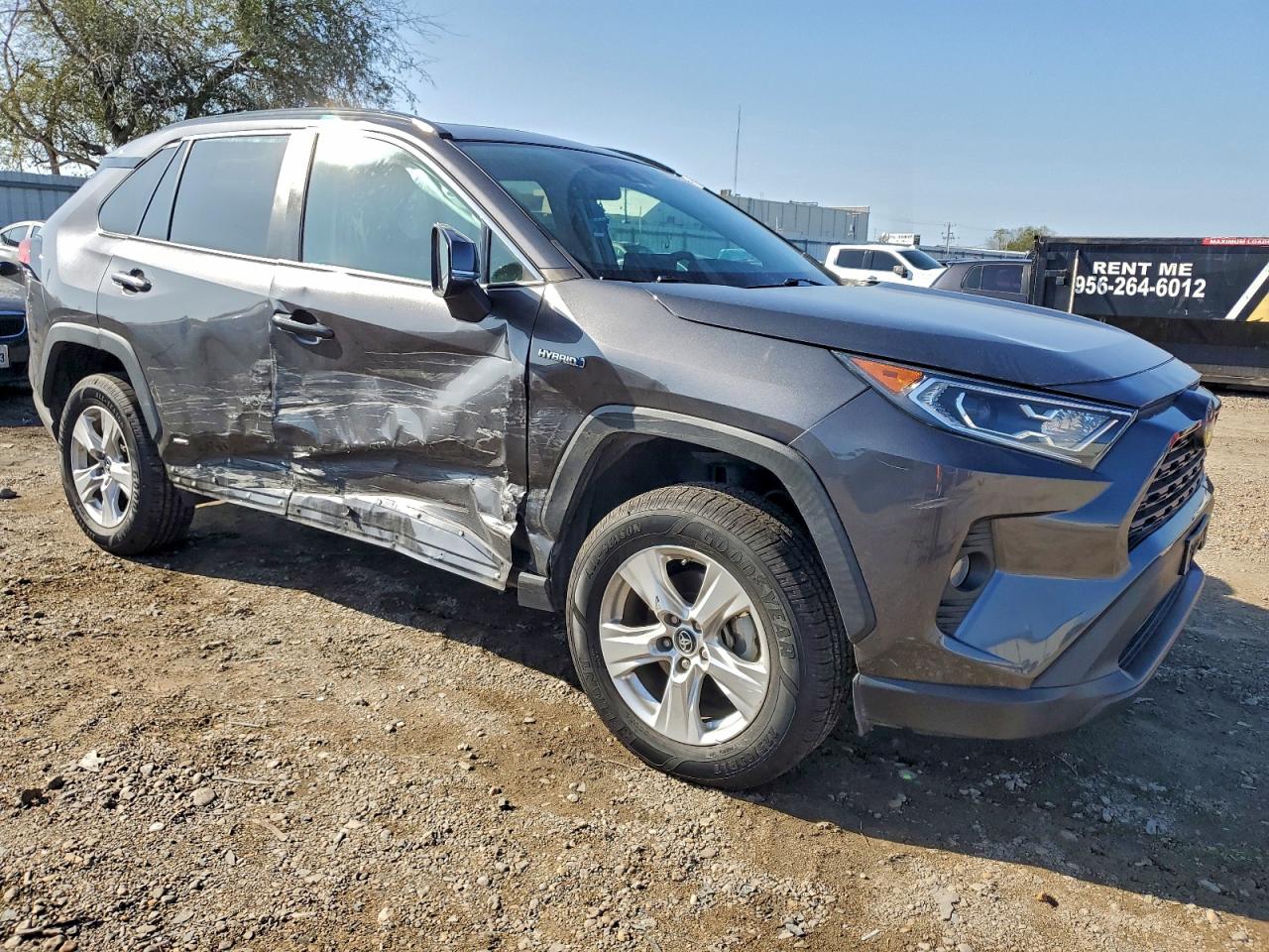 2019 TOYOTA RAV4 XLE photo 4