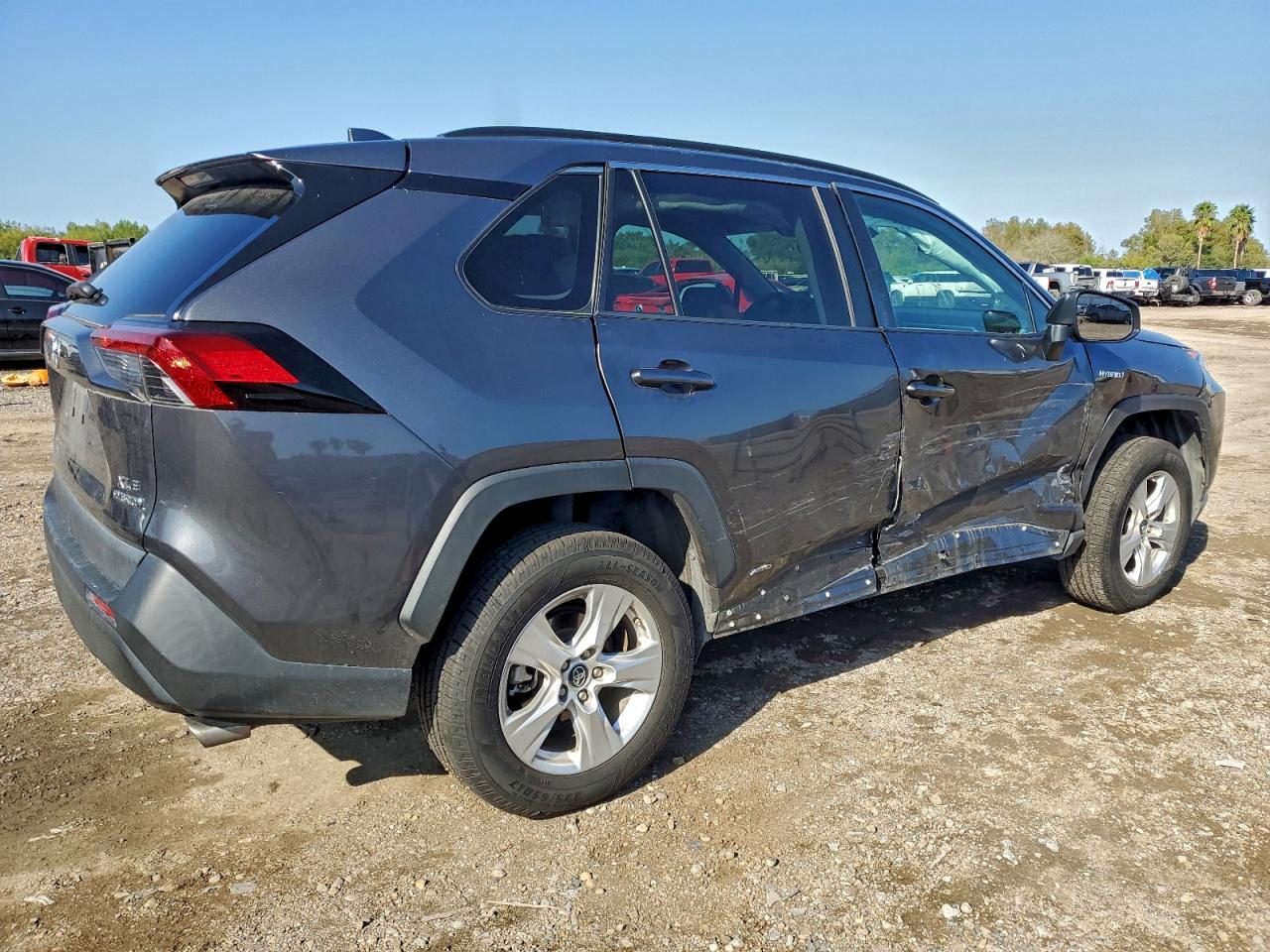 2019 TOYOTA RAV4 XLE photo 3