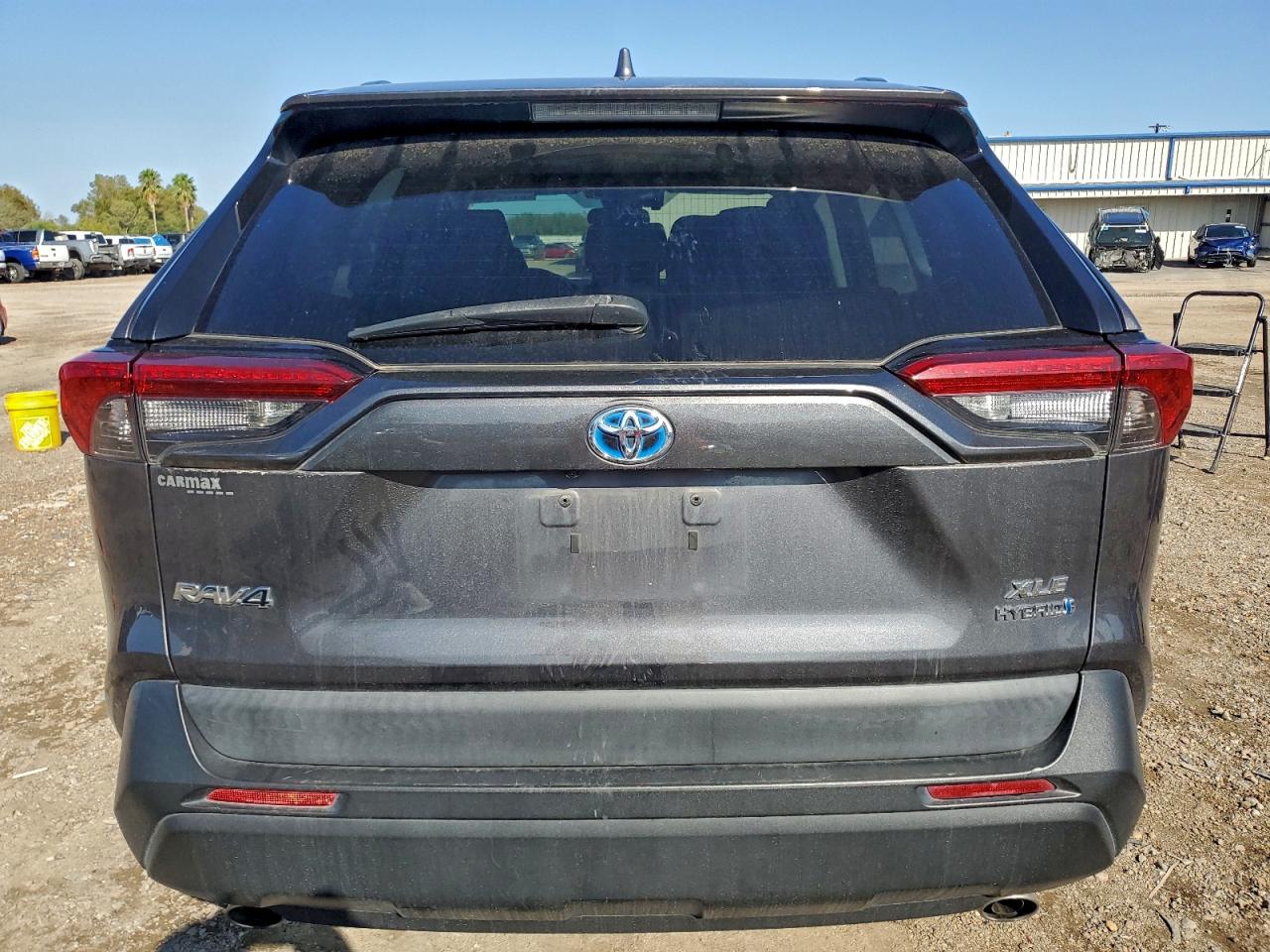 2019 TOYOTA RAV4 XLE photo 6