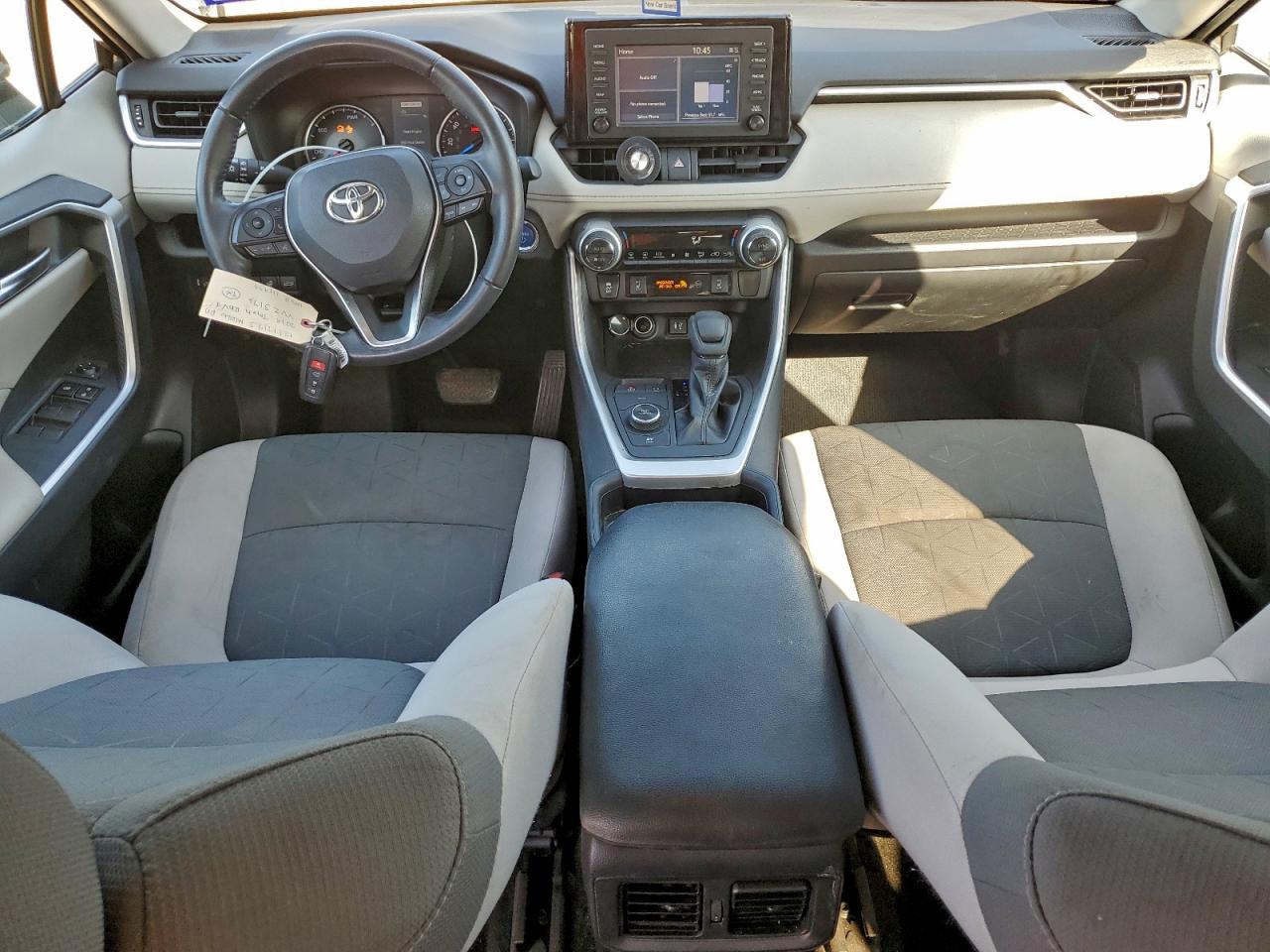 2019 TOYOTA RAV4 XLE photo 8