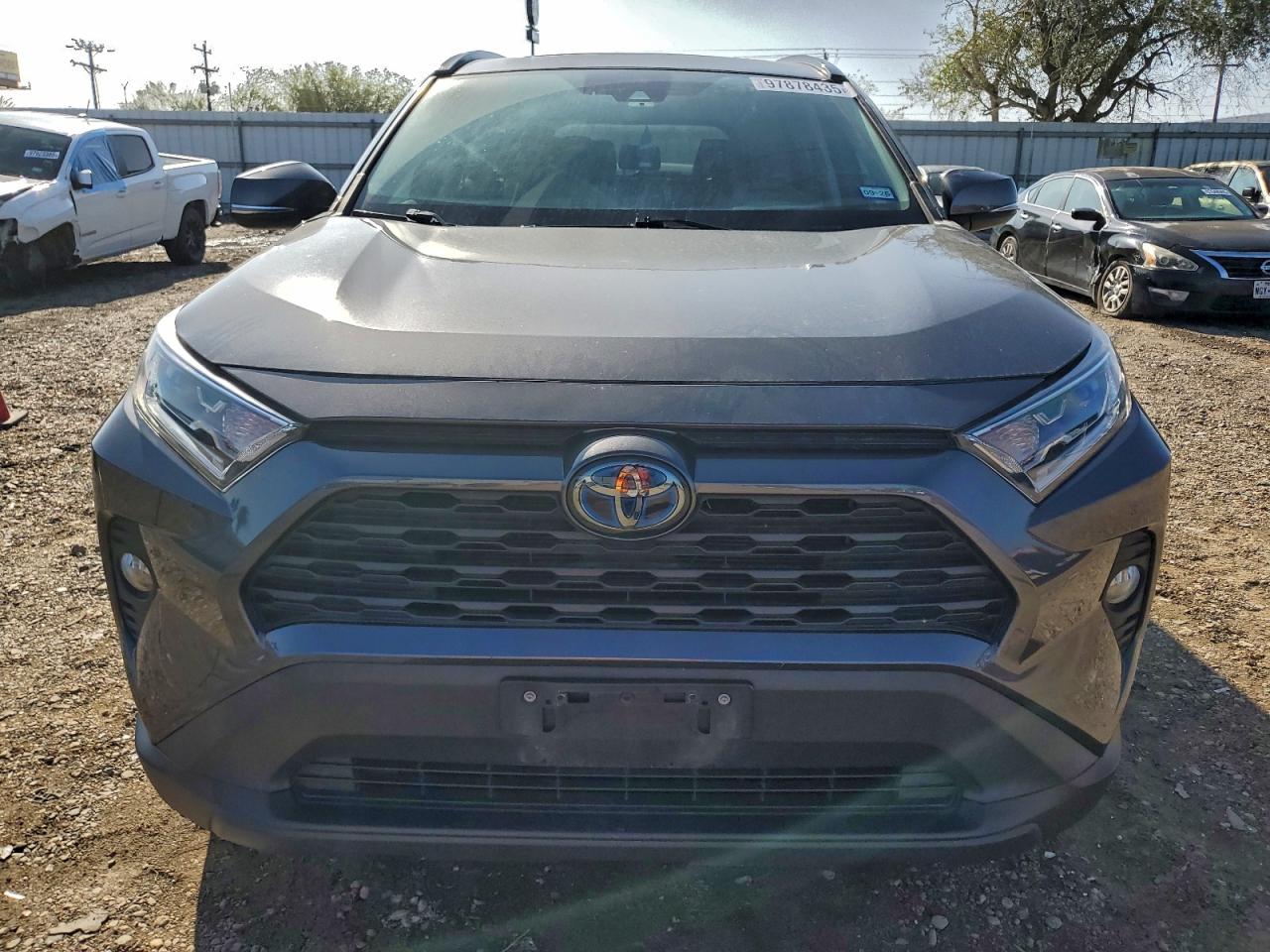 2019 TOYOTA RAV4 XLE photo 5