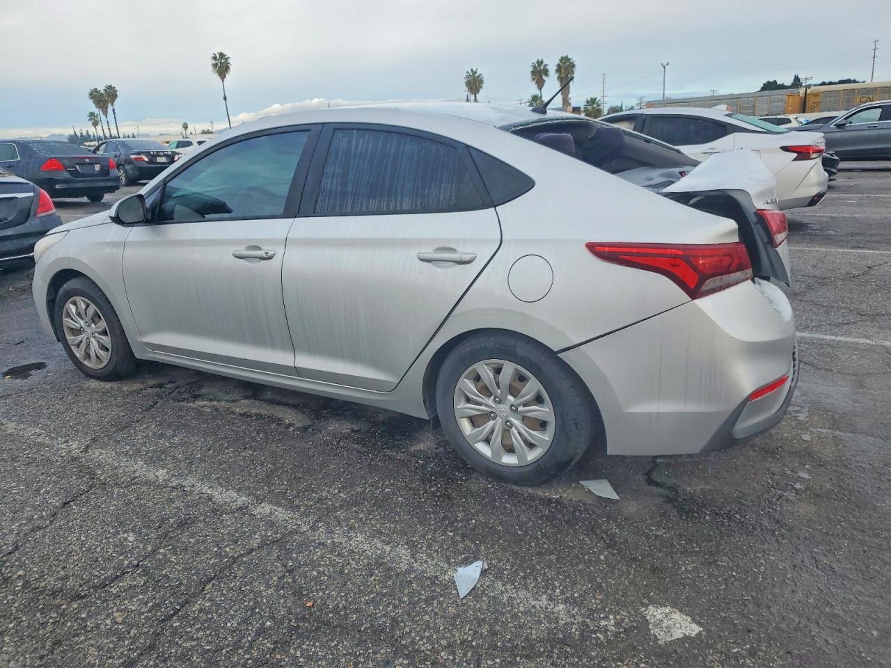 2019 HYUNDAI ACCENT SE photo 2