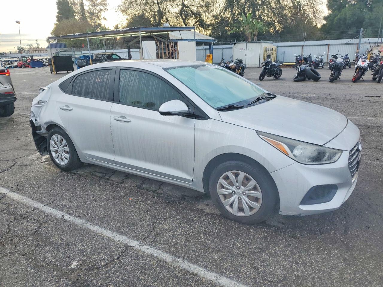 2019 HYUNDAI ACCENT SE photo 4