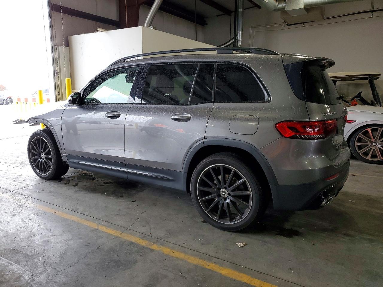 2020 MERCEDES-BENZ GLB 250 photo 2