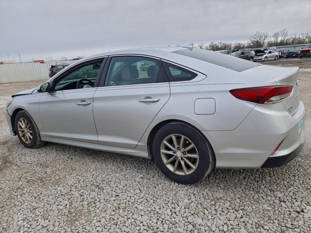 2018 HYUNDAI SONATA SE photo 2
