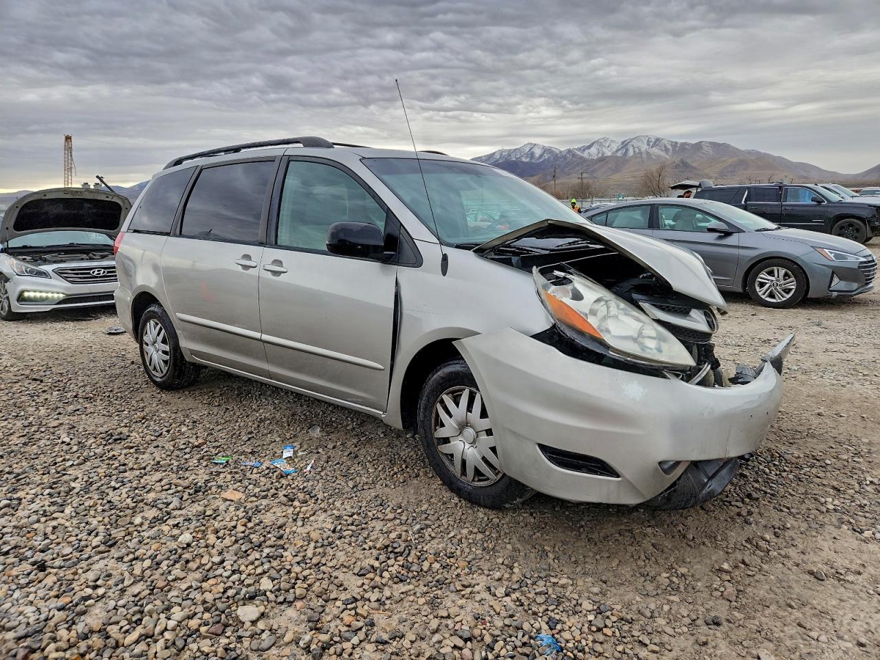 2008 TOYOTA SIENNA CE photo 4