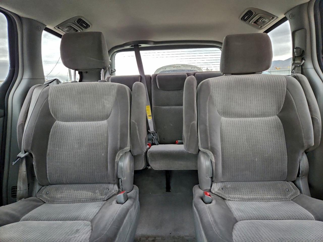 2008 TOYOTA SIENNA CE photo 10