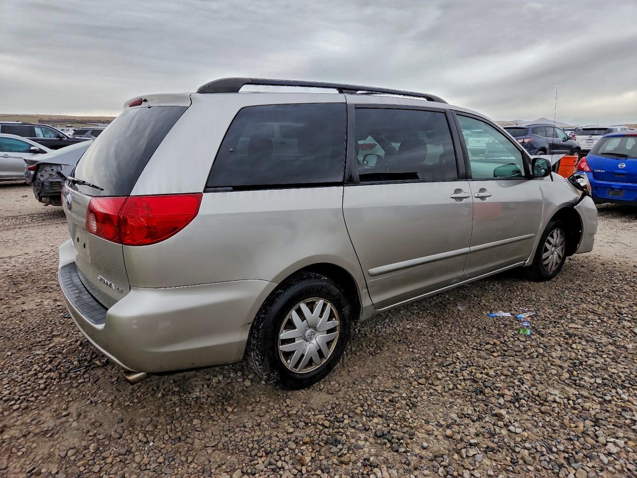 2008 TOYOTA SIENNA CE photo 3