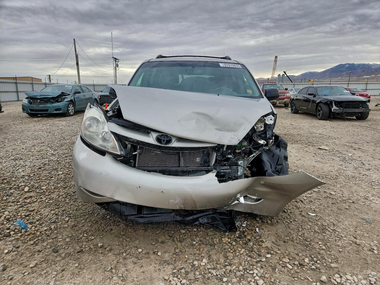 2008 TOYOTA SIENNA CE photo 5