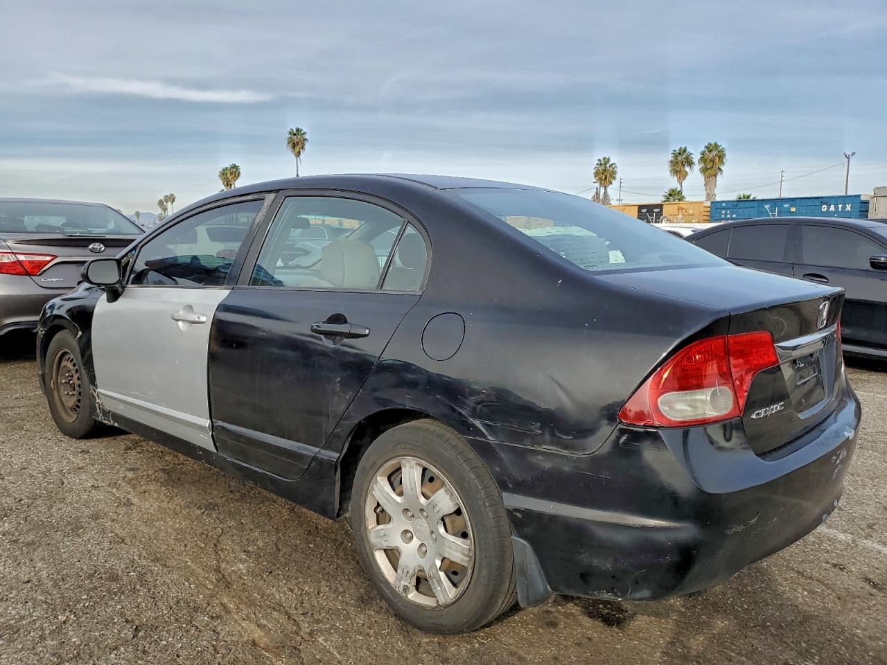 2010 HONDA CIVIC LX photo 2