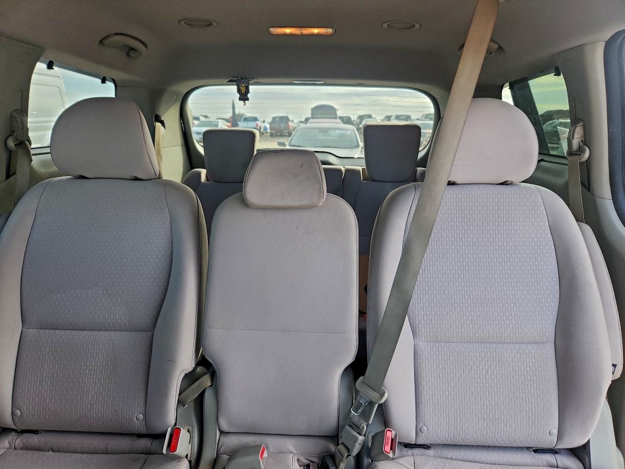 2016 KIA SEDONA LX photo 10