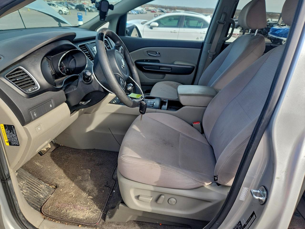 2016 KIA SEDONA LX photo 7