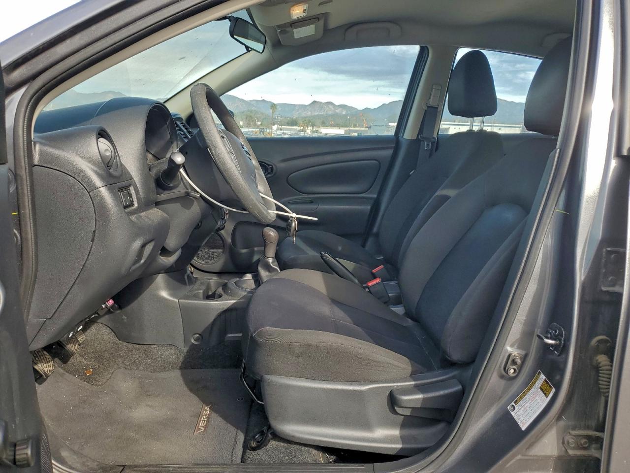 2018 NISSAN VERSA S photo 7