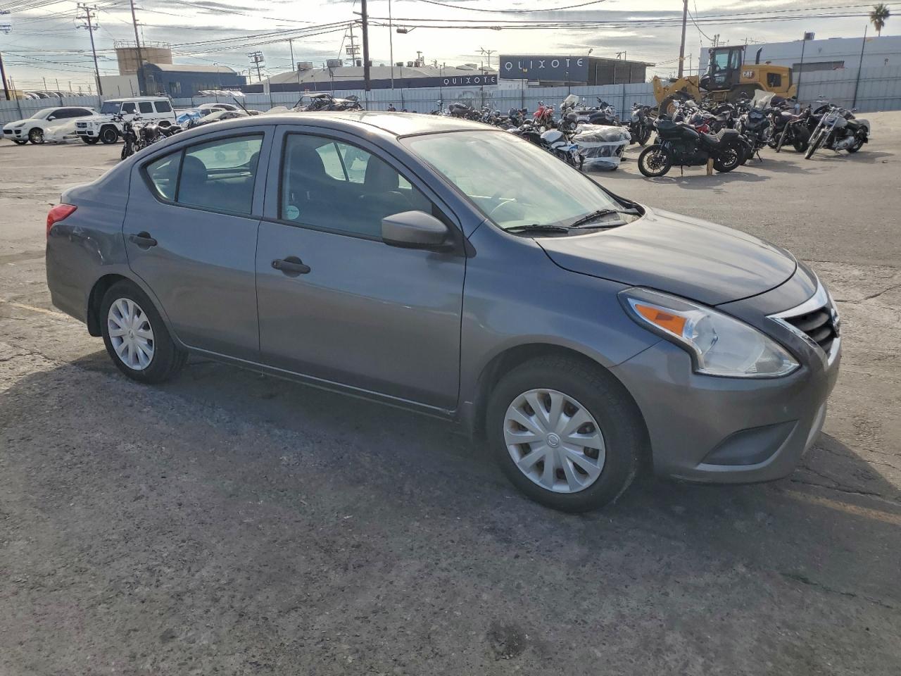 2018 NISSAN VERSA S photo 4