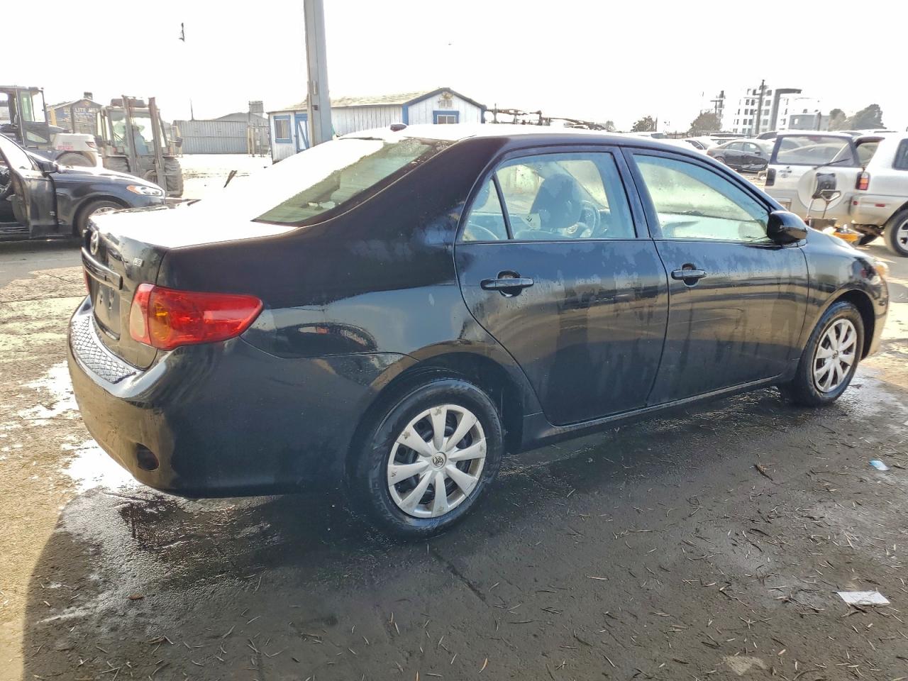2010 TOYOTA COROLLA photo 3