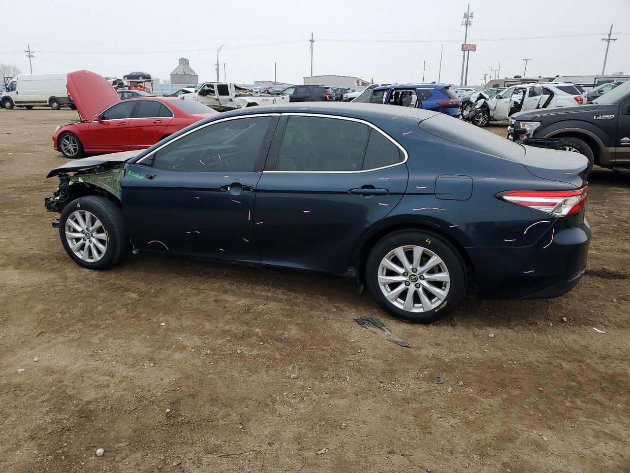 2018 TOYOTA CAMRY L photo 2