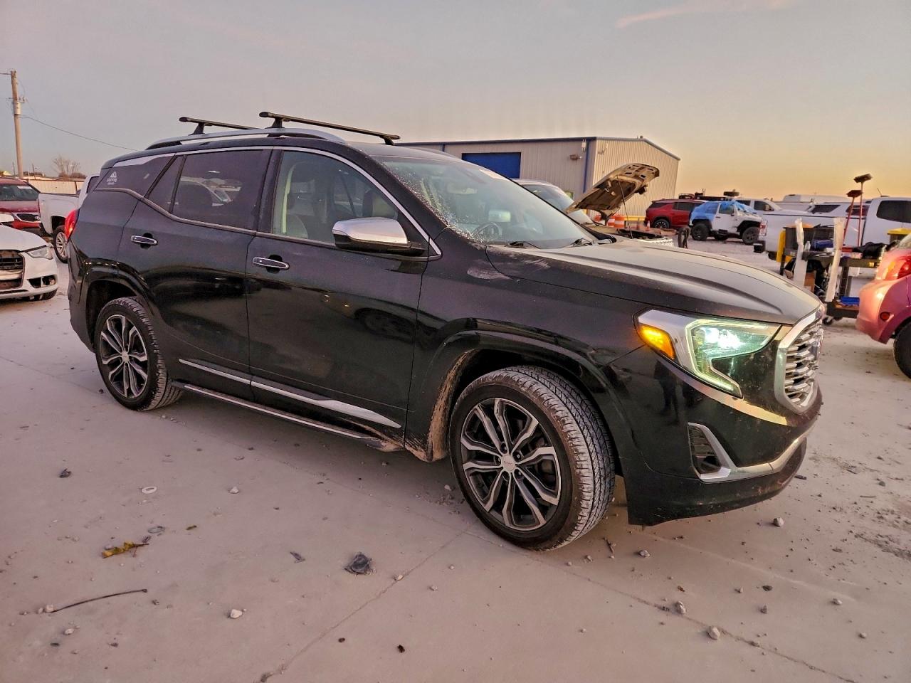 2018 GMC TERRAIN DENALI photo 4