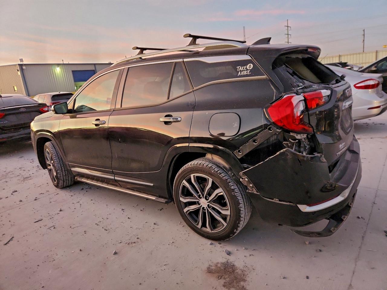 2018 GMC TERRAIN DENALI photo 2