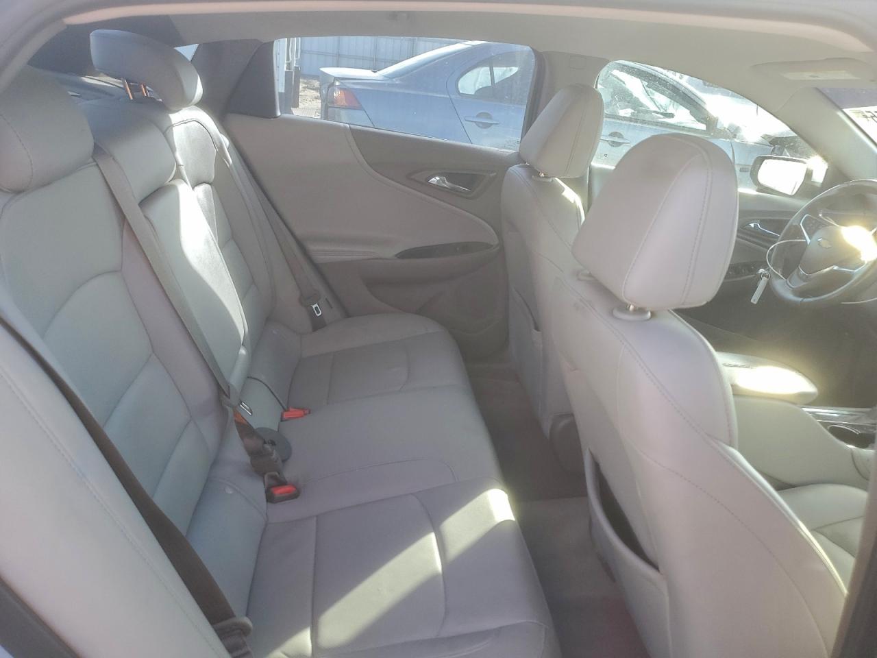 2017 CHEVROLET MALIBU PREMIER photo 10