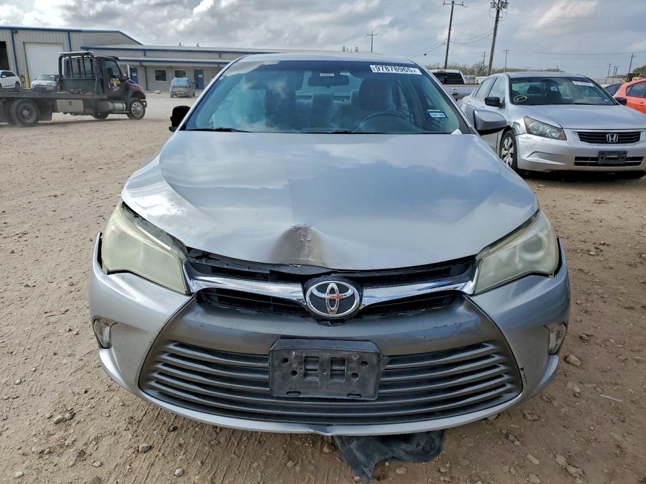 2016 TOYOTA CAMRY LE photo 5