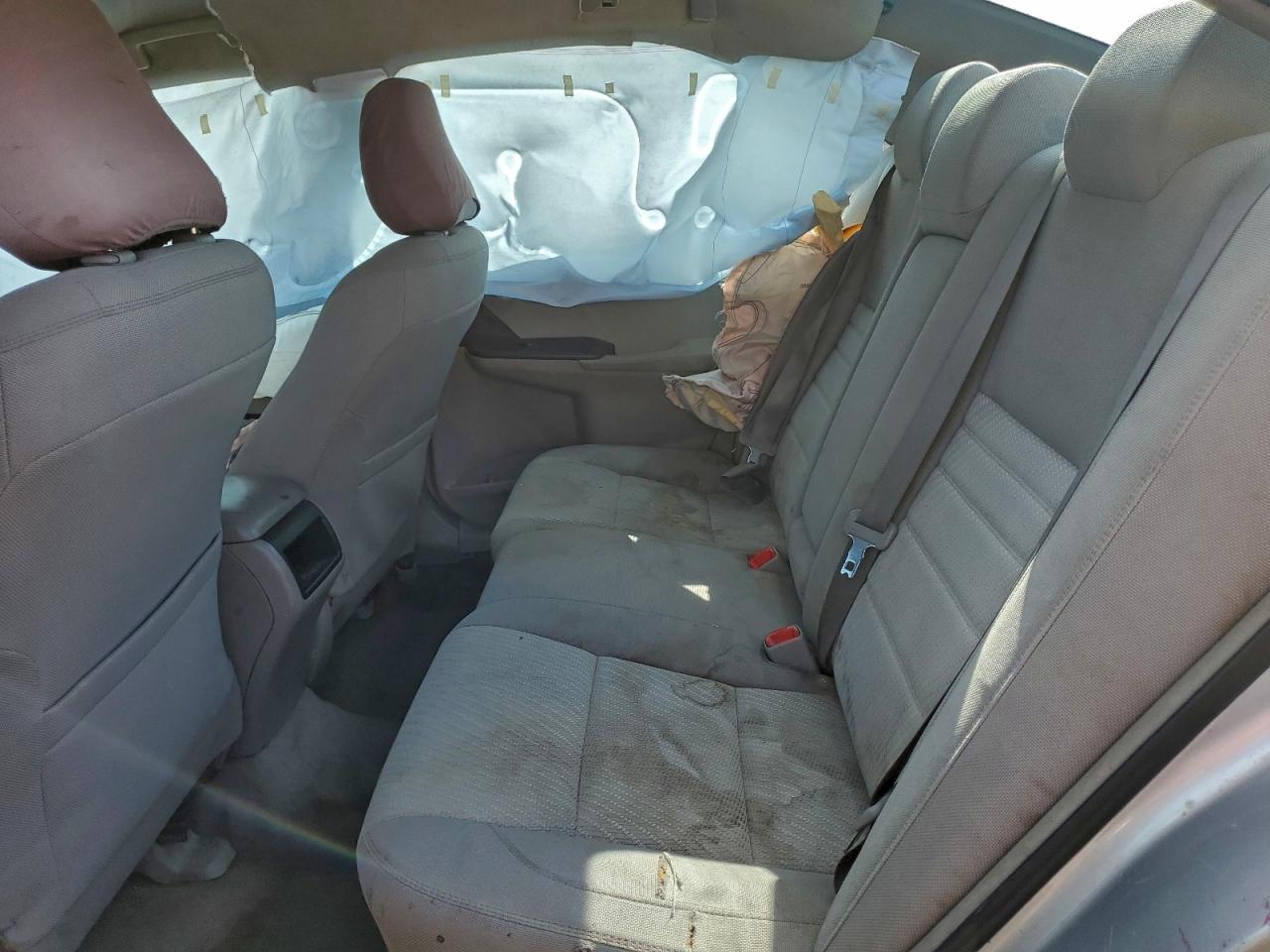 2016 TOYOTA CAMRY LE photo 10