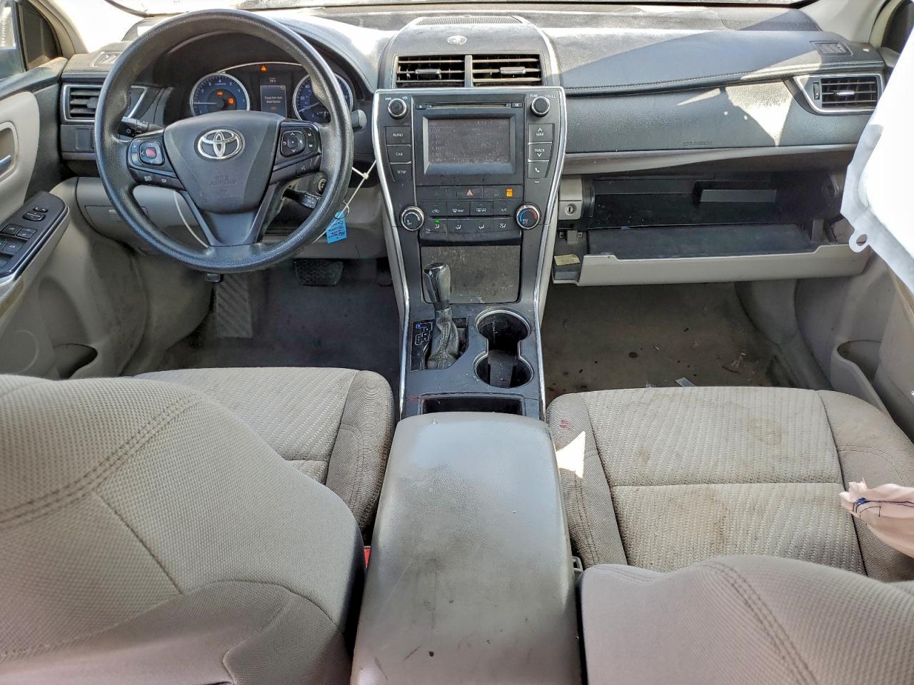 2016 TOYOTA CAMRY LE photo 8