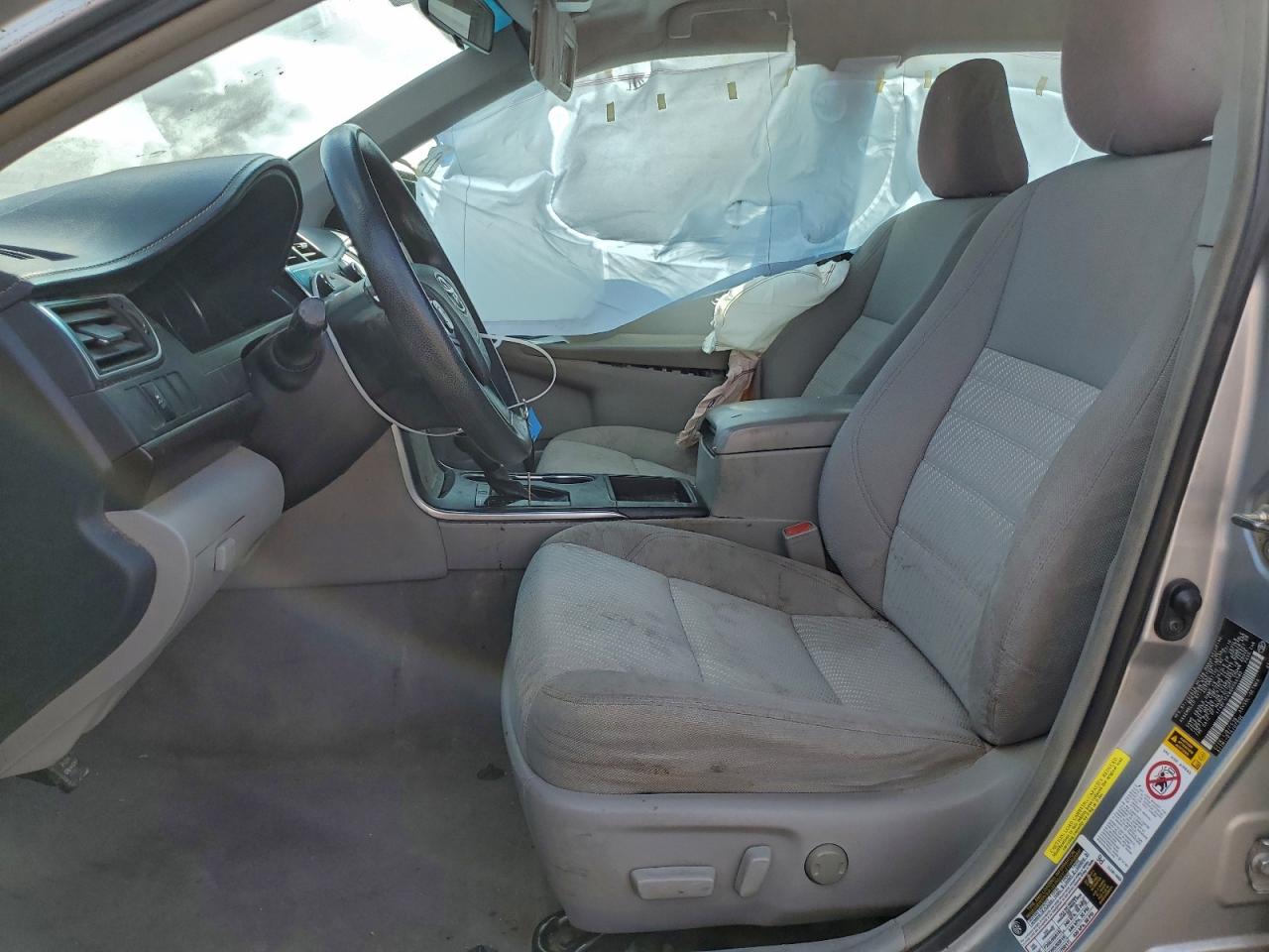 2016 TOYOTA CAMRY LE photo 7