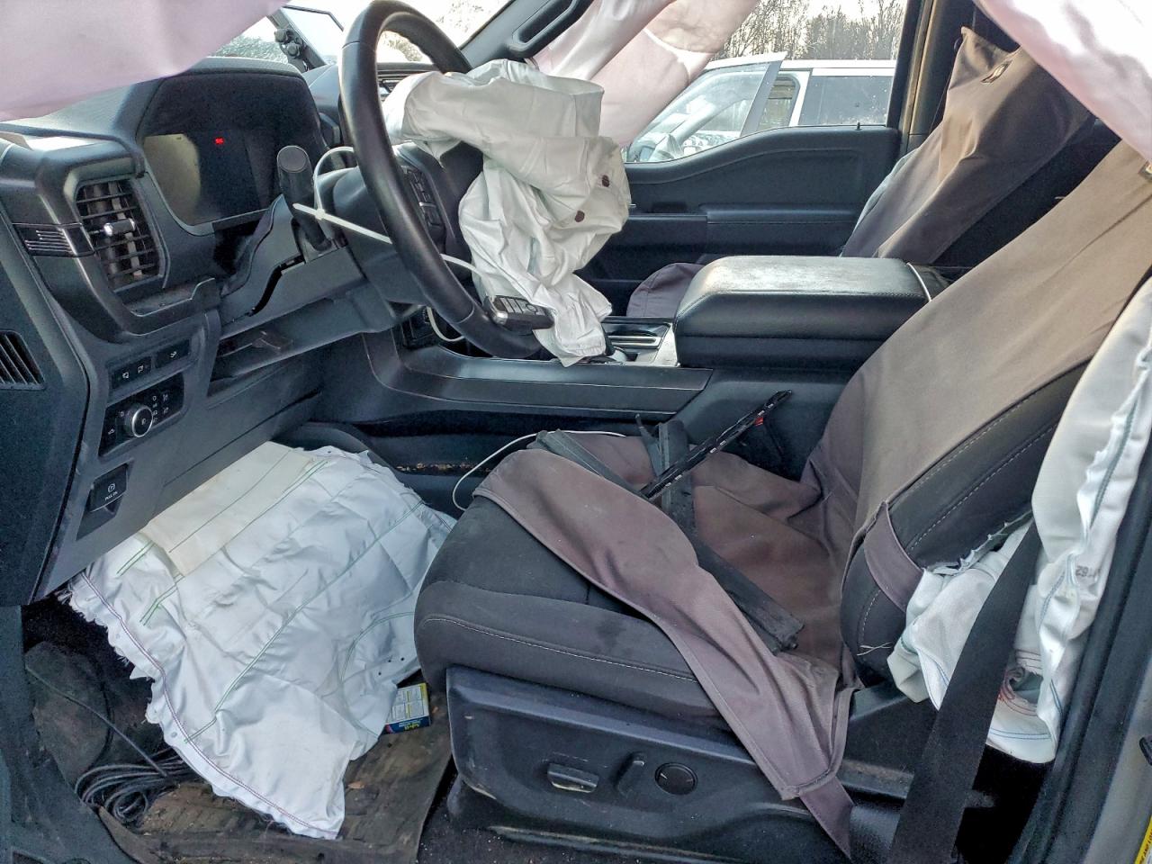 2024 FORD F150 XLT photo 19