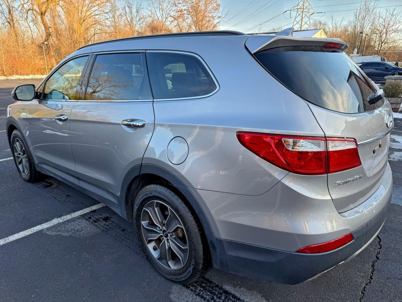 2016 HYUNDAI SANTA FE SE photo 2