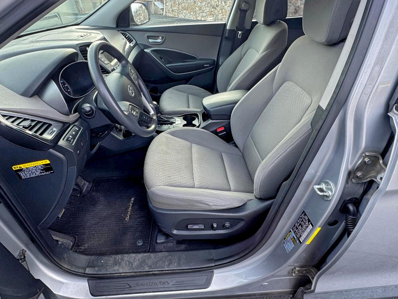 2016 HYUNDAI SANTA FE SE photo 8