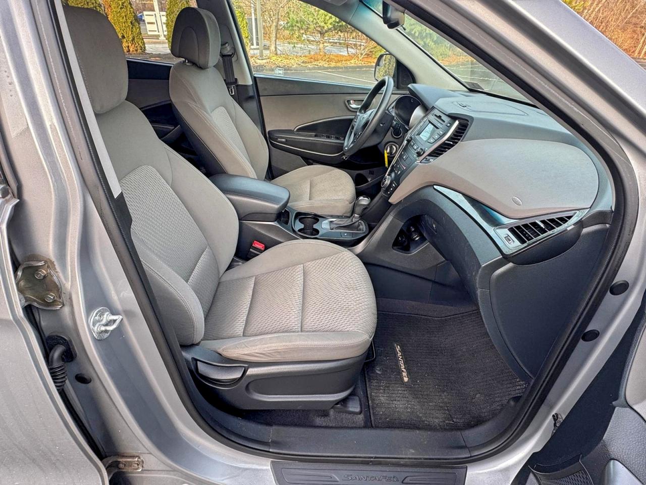 2016 HYUNDAI SANTA FE SE photo 7
