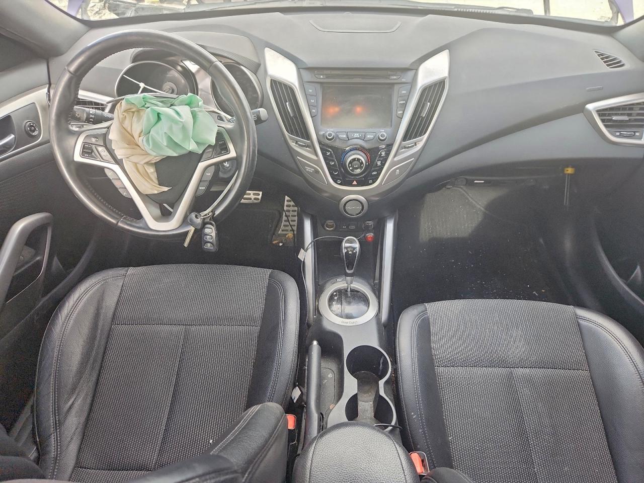 2016 HYUNDAI VELOSTER photo 8