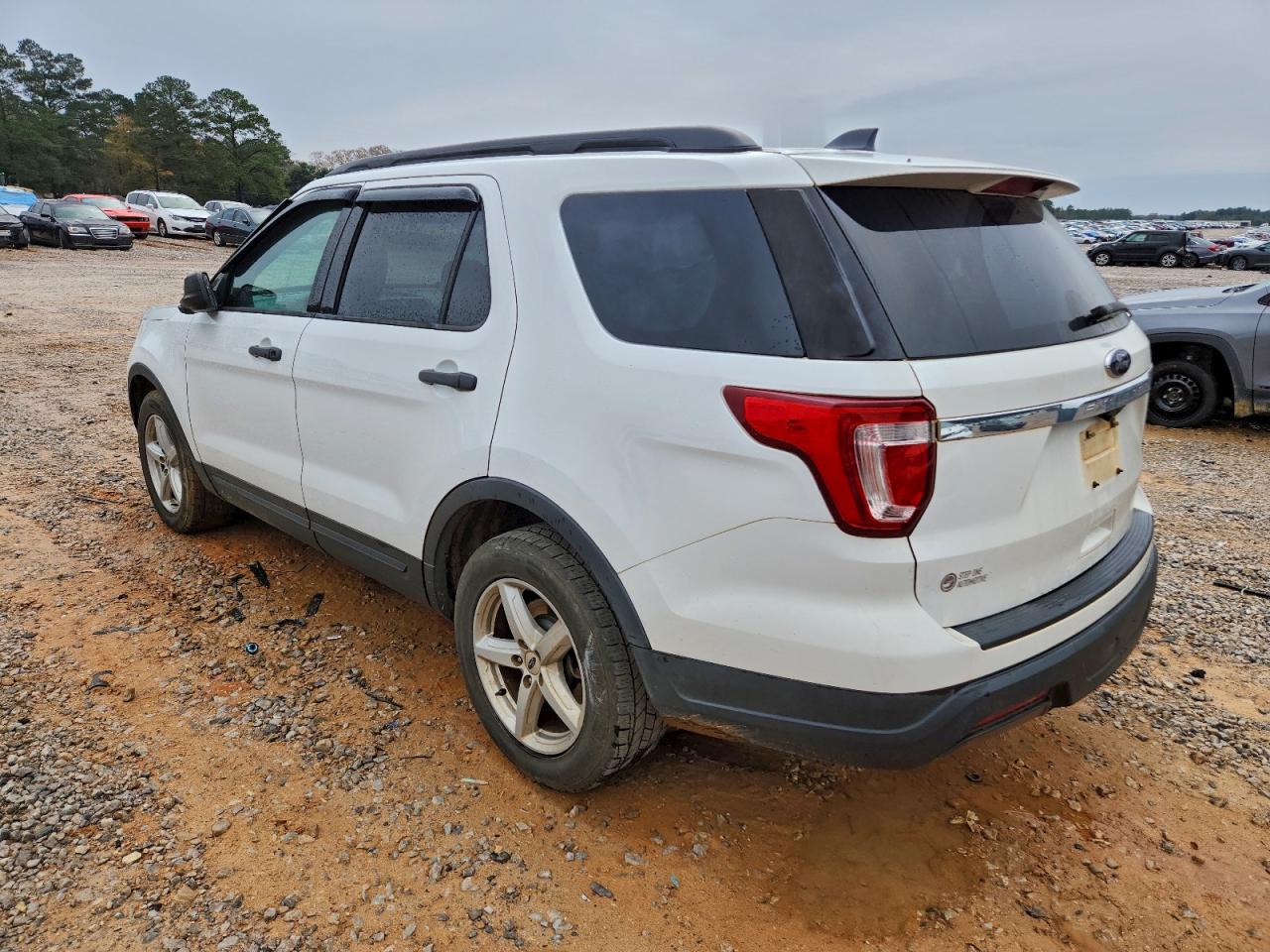 2018 FORD EXPLORER photo 2