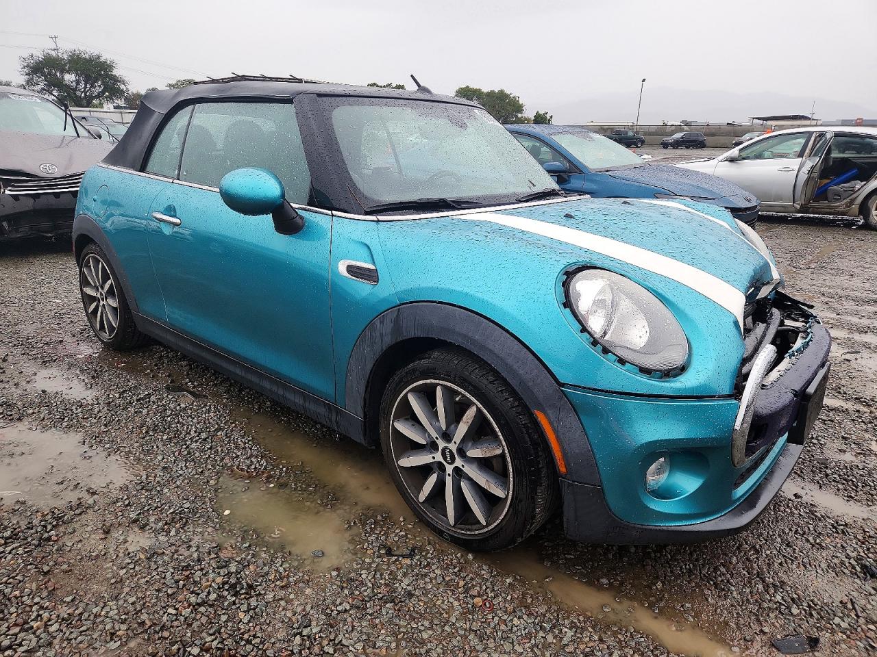 2017 MINI COOPER photo 4