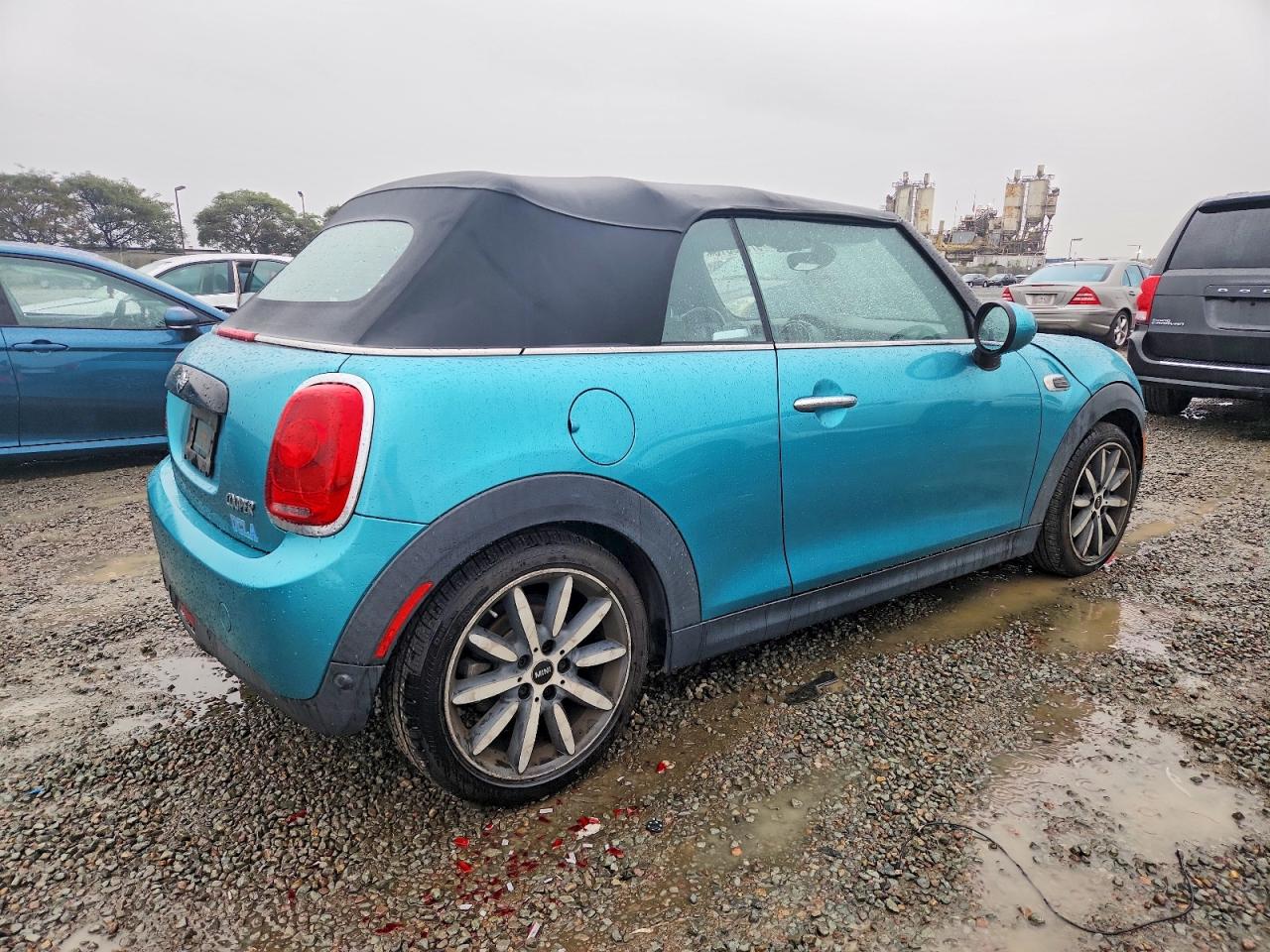 2017 MINI COOPER photo 3