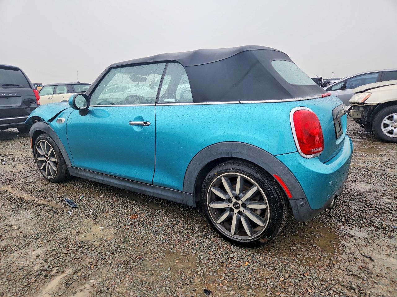 2017 MINI COOPER photo 2