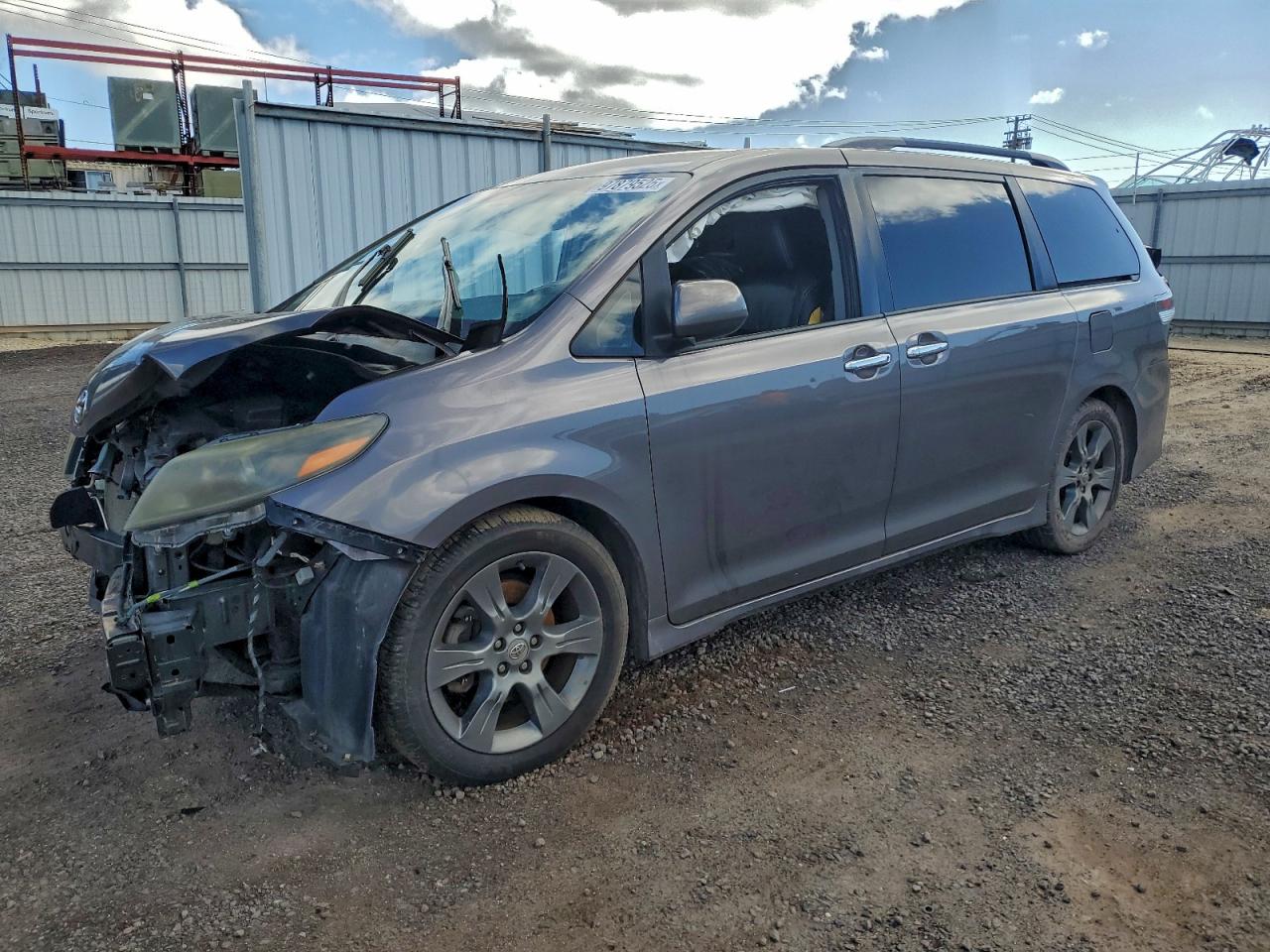 2015 TOYOTA SIENNA