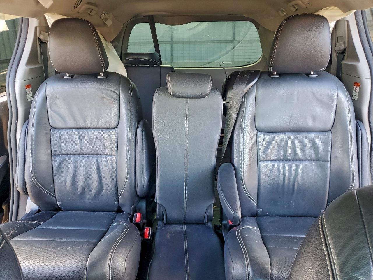 2015 TOYOTA SIENNA SPORT photo 10