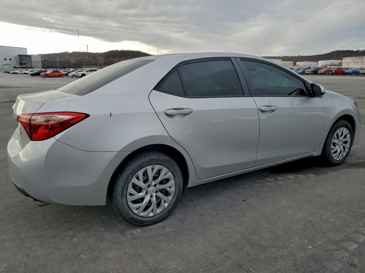 2019 TOYOTA COROLLA L photo 3
