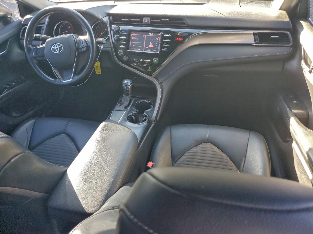 2020 TOYOTA CAMRY SE photo 8