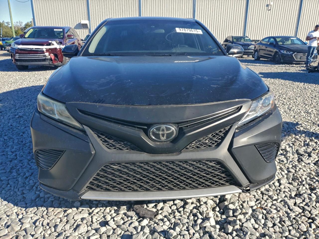 2020 TOYOTA CAMRY SE photo 5