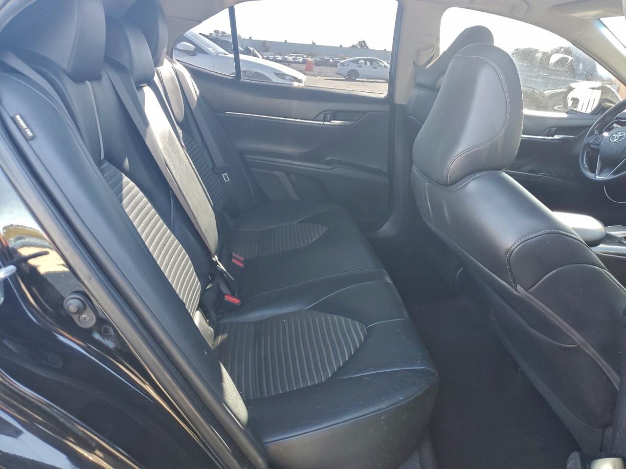 2020 TOYOTA CAMRY SE photo 10