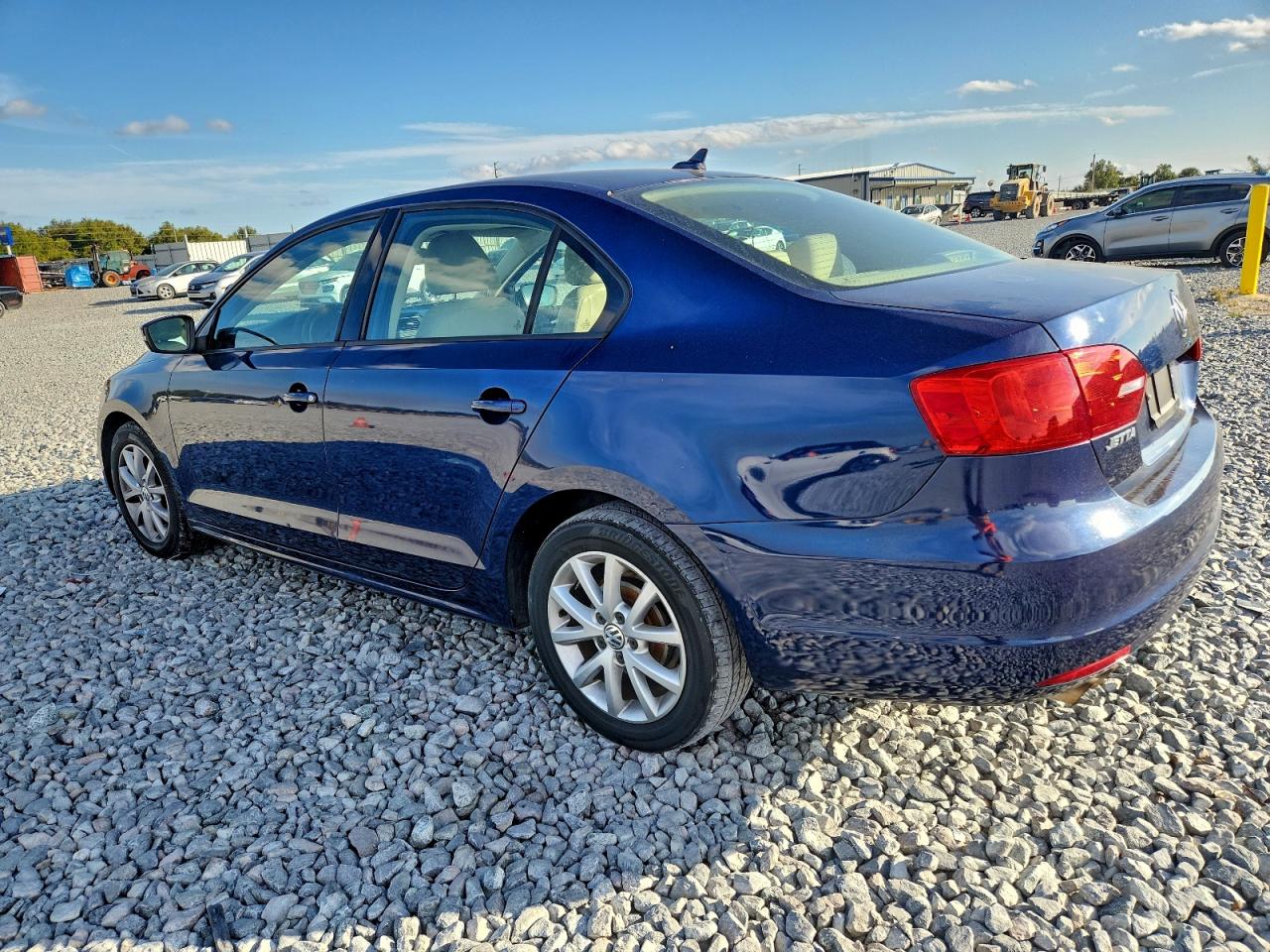 2012 VOLKSWAGEN JETTA SE photo 2