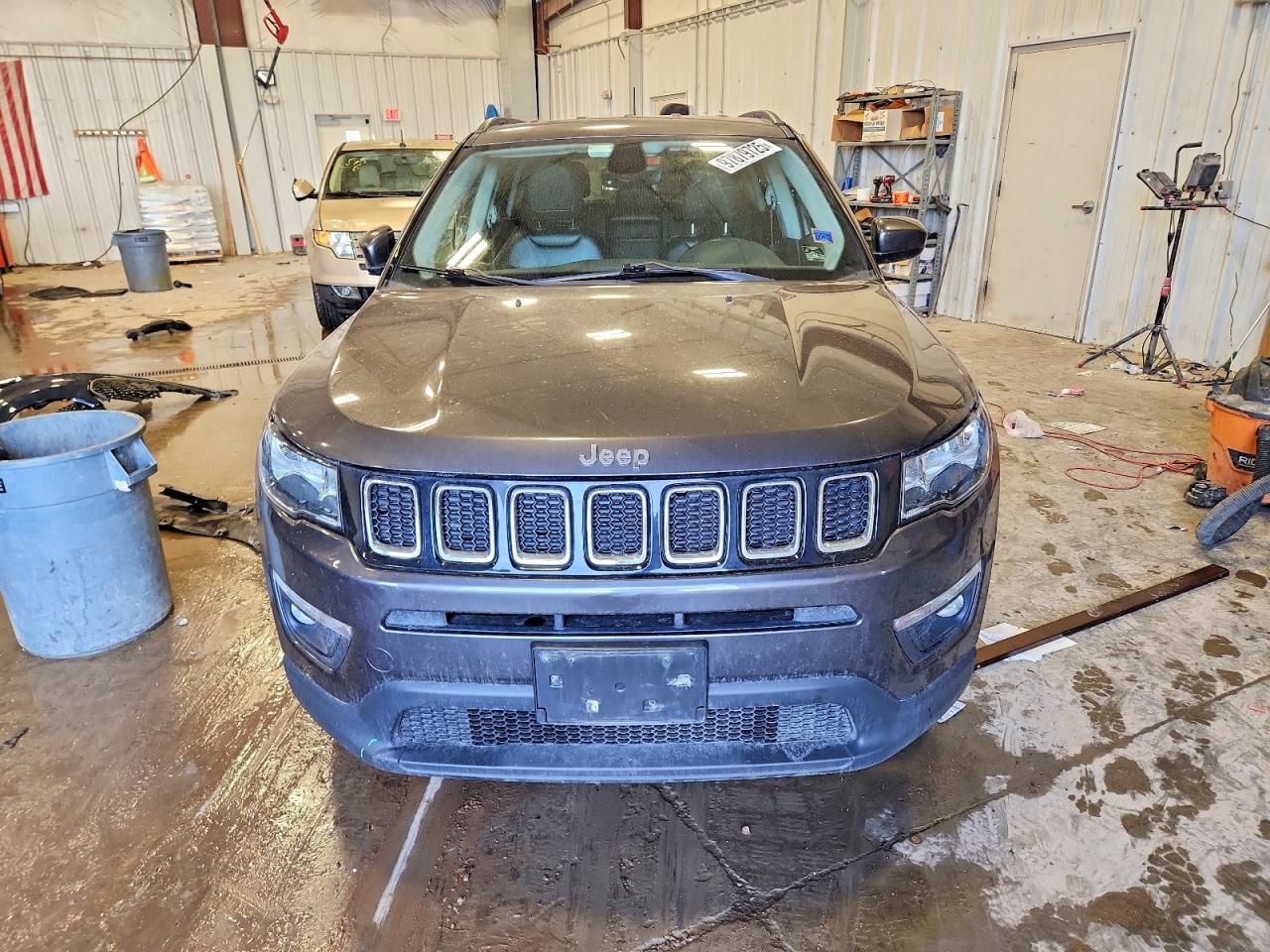 2017 JEEP COMPASS LATITUDE photo 5