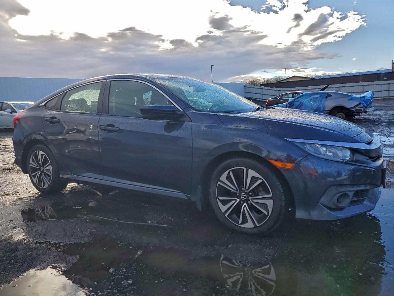 2017 HONDA CIVIC EX photo 4