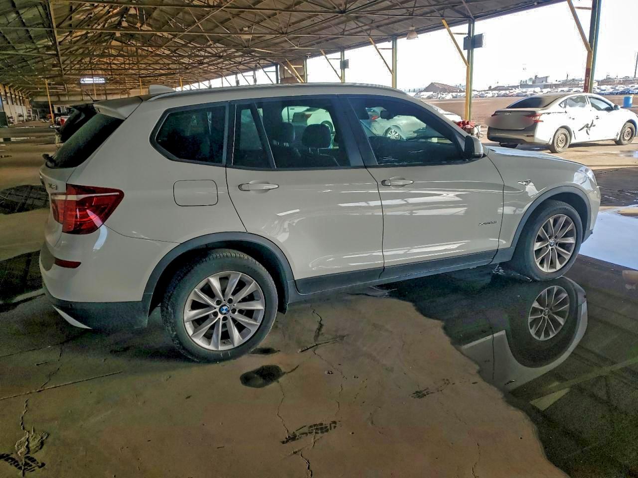 2015 BMW X3 XDRIVE28I photo 3