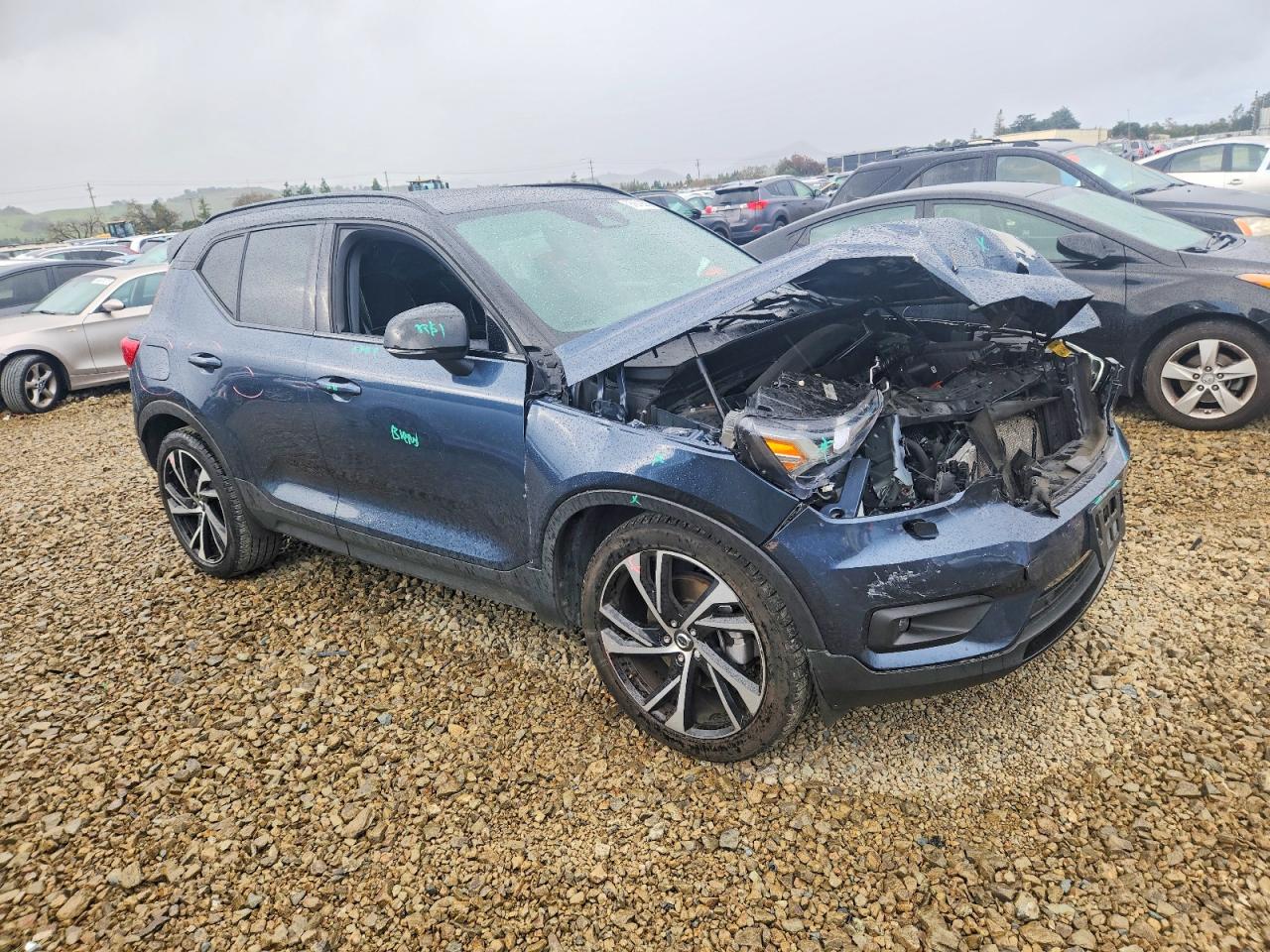 2022 VOLVO XC40 T4 R-DESIGN photo 4